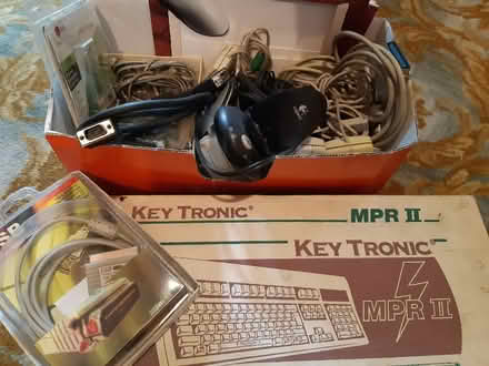 Photo of free PC and printer accessories, etc (D8 area) #1