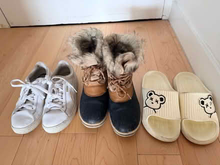 Photo of free Women’s shoes size 7 (UES) #1