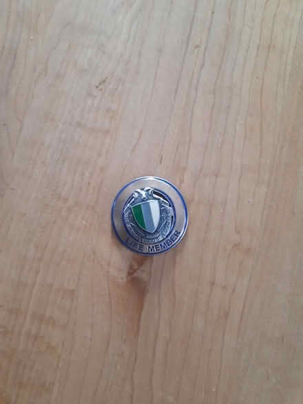 Photo of free The Alpine Club of Canada's pin (Gatineau J8X2Z4) #1