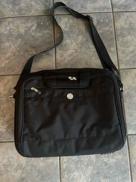 Photo of free Dell laptop bag (CR8 2AY) #1