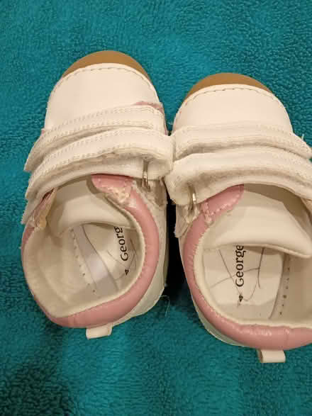 Photo of free 2/3yrs size 4 shoe Peppa teddy (Richmond TW9) #3