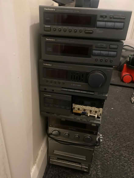 Photo of free Hi fi systems (Croydon CR7) #1