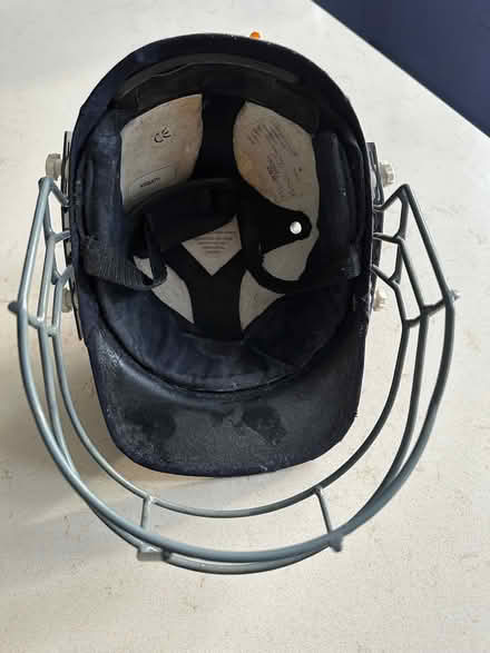 Photo of free youth cricket helmet and batting gloves (Putney SW15) #2