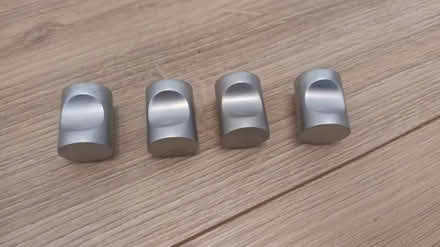Photo of free 4 x door knobs - cupboard/wardrobe (SW11) #2