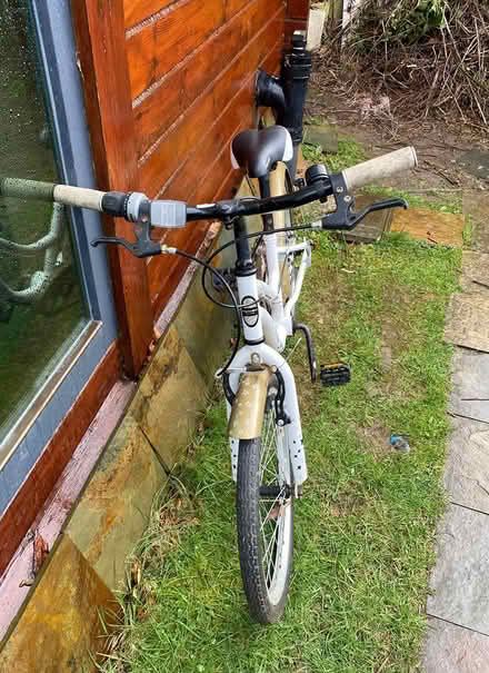 Photo of free Child’s ( girls ) 20” bike Apollo (Glenageary) #2