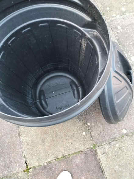 Photo of free 1 Ex Cond Plastic Dustbin with Lid (Hilsea Portsmouth PO2) #2