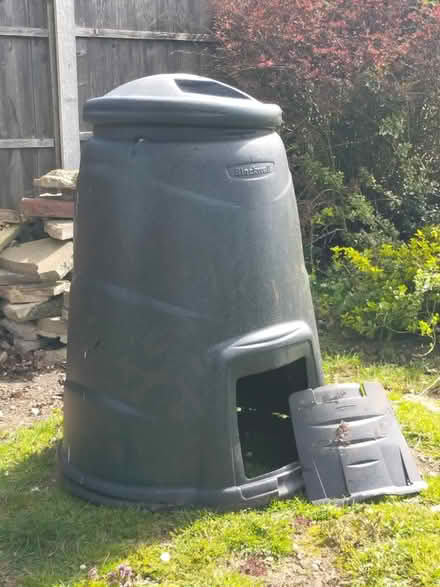 Photo of free Round compost bin (Wickford SS12) #1