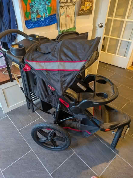 Photo of free Baby trend jogging stroller (Crescent Heights) #2