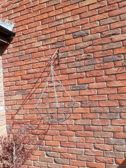 Photo of free Hanging basket (Montgomery SY15) #1