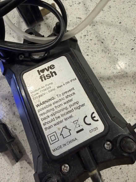 Photo of free 2 Fish tank lights air pump, rock (KT2 Norbiton) #3