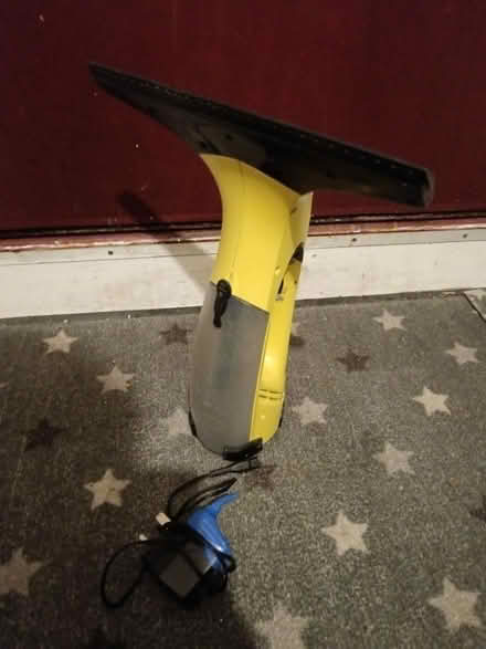 Photo of free Window vacuum cleaner(read descript (SW15 Putney Vale) #1