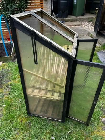 Photo of free Mini greenhouse (SE26) #4