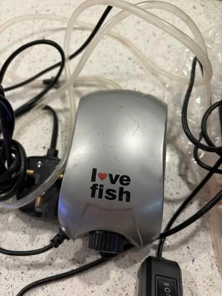 Photo of free 2 Fish tank lights air pump, rock (KT2 Norbiton) #4
