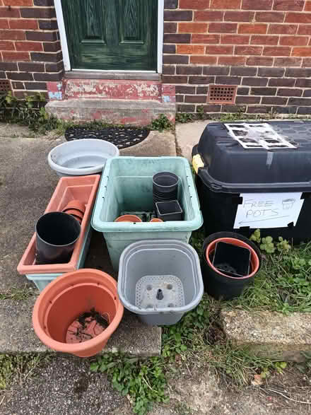 Photo of free Plant pots (Northway OX3) #2