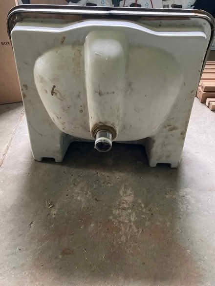 Photo of free Hand Basin Vitreous China (CT14) #2