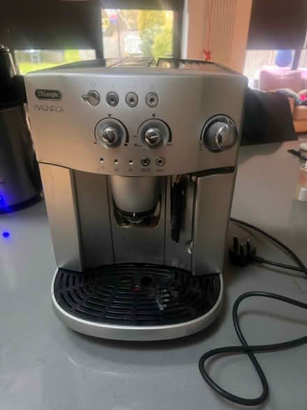 Photo of free Bean to cup coffee machine (Tolworth KT5) #1