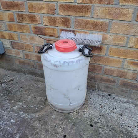 Photo of free 30 litre plastic fermenter (CM1 springfield) #1