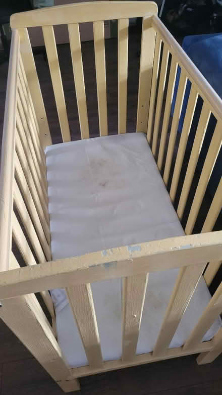 Photo of free Compact Cot - Yellow (Streatham Common) #2