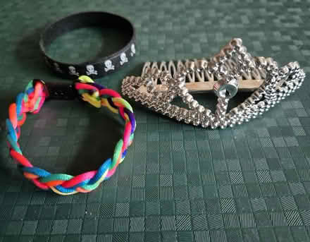 Photo of free Small Plastic Tiara Hair Slide And Two Bracelets (Handforth SK9) #2