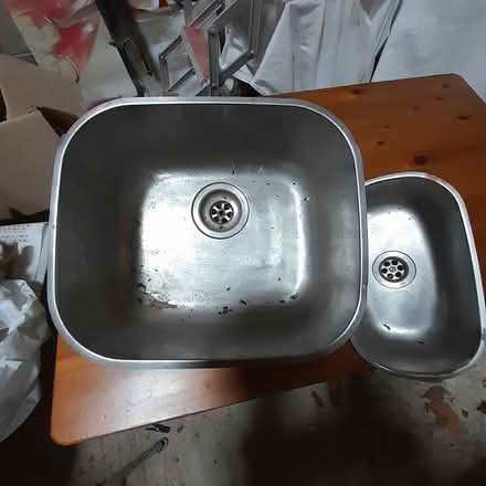 Photo of free Old Sinks (BD20) #1