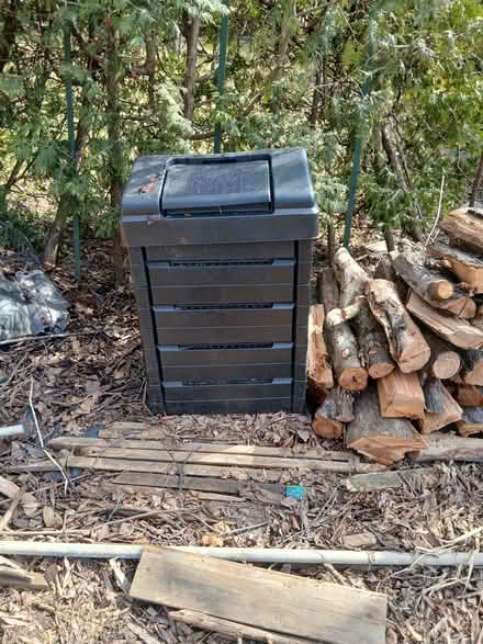 Photo of free Back yard compster (Yonge and Sheppard) #1