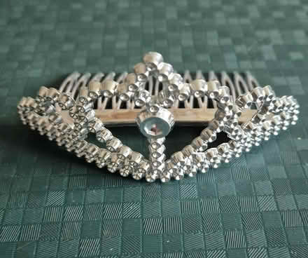 Photo of free Small Plastic Tiara Hair Slide And Two Bracelets (Handforth SK9) #4