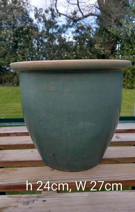 Photo of free Ceramic plant pot (Cheltenham) #1
