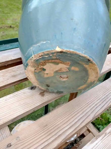 Photo of free Ceramic plant pot (Cheltenham) #3