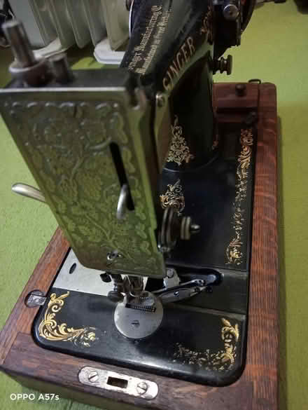Photo of free Antique Singer Sewing Machine (Belfast BT6) #3