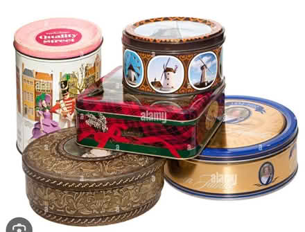 Photo of old or new sweet or biscuit tins (Alcester Lanes End B14) #1