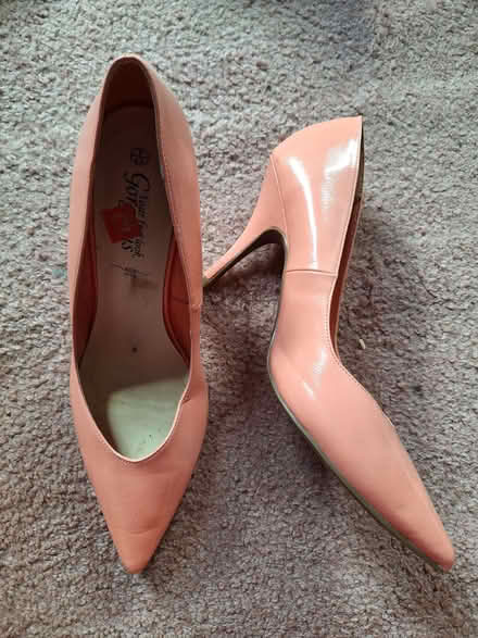 Photo of free High Heels Size 9 Eur 43 (Brentford Gate TW8) #4