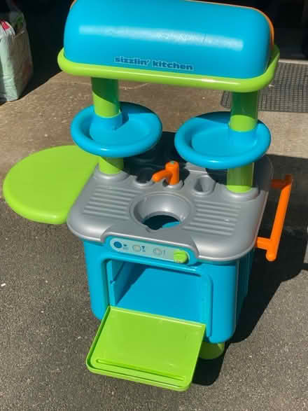 Photo of free Toy kitchen (Chineham RG24) #3