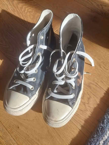 Photo of free Converse all stars size 6 (Upper Wolvercote OX2) #1