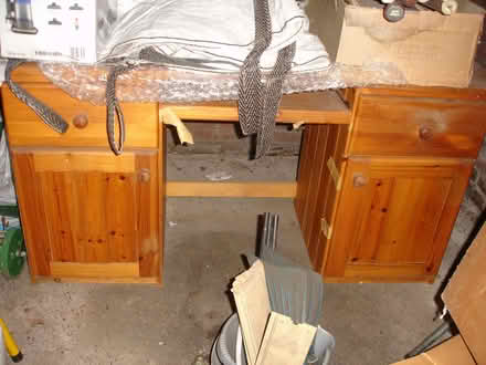 Photo of free Large pine desk (Sidcup DA14) #1