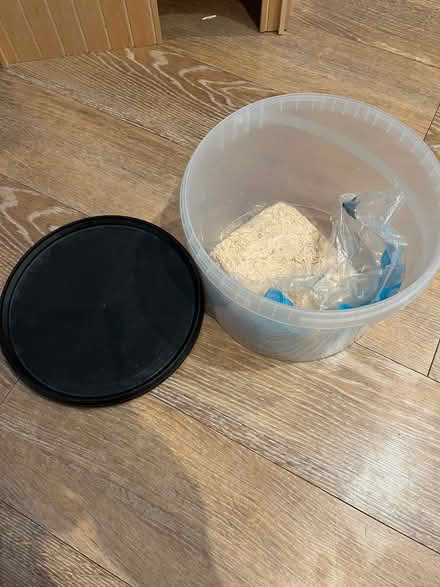 Photo of free Sawdust in a round tub (Malvern Link WR14) #1