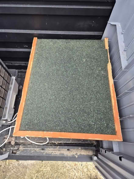 Photo of free Rabbit house (Medway/kent) #1