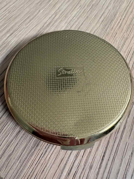 Photo of free Stratton compact mirror and case (Winnersh RG41) #2