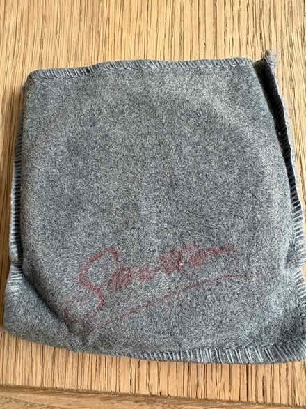 Photo of free Stratton compact mirror and case (Winnersh RG41) #4