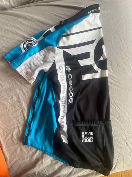 Photo of free Cycling jersey medium (E2 Bethnal Green) #4