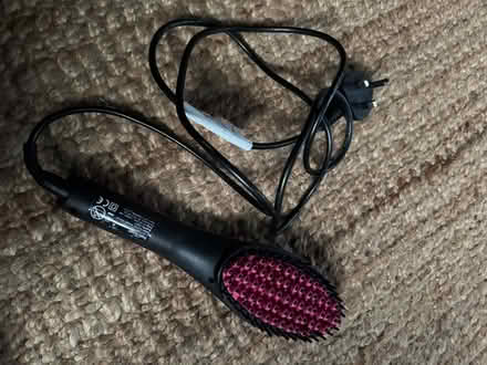 Photo of free Straighten brush for hair (Hadlow TN11) #1