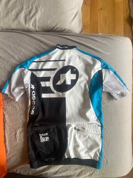 Photo of free Cycling jersey medium (E2 Bethnal Green) #2