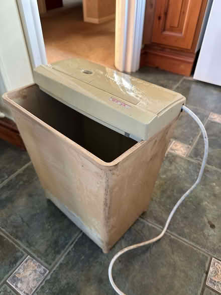 Photo of free Paper shredder (Crowthorne RG45) #1