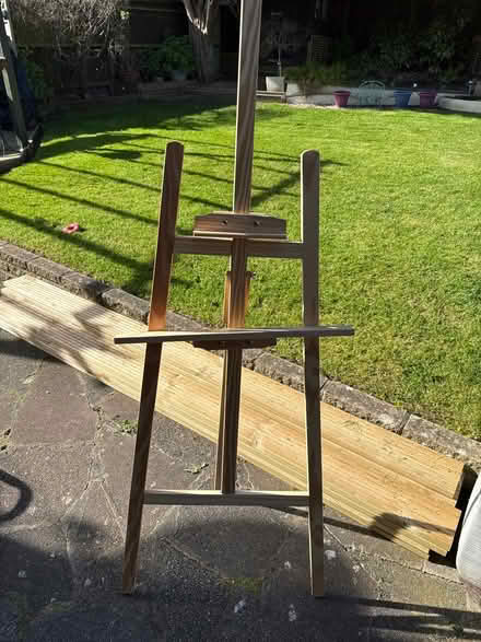 Photo of free Easel (Coulsdon, Surrey) #1