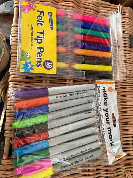 Photo of free Paints & felt pens (Rubery B45) #3