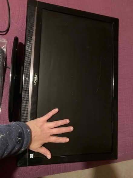 Photo of free Working tv with integrated dvd (SE8) #2