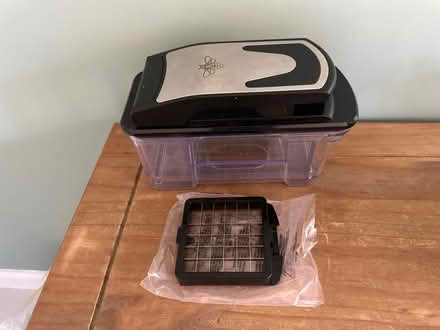 Photo of free MIU vegetable cutter with one blade (MK11 Fairfields) #1