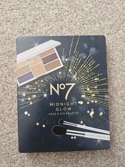 Photo of free No7 brand new face & brush pallette (Edmonton N18) #1