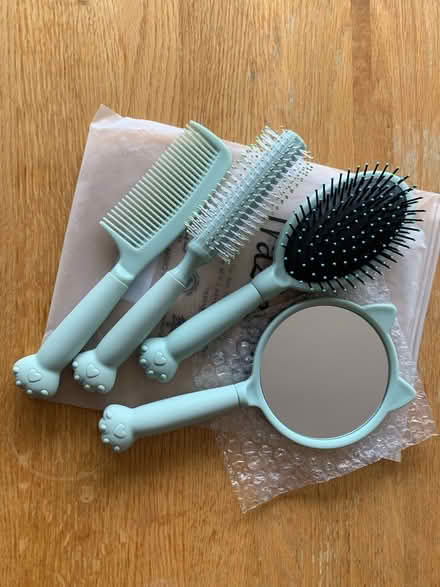 Photo of free Hair Brushes & Mirror Set (Churchdown GL3) #1