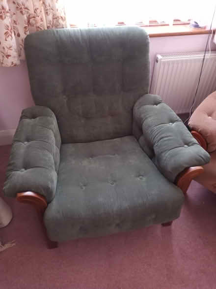 Photo of free 3 Piece suite (Lee SE12) #3