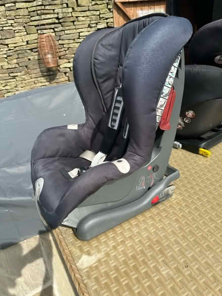 Photo of free 2 x isofix car seats (Stannington S6) #2